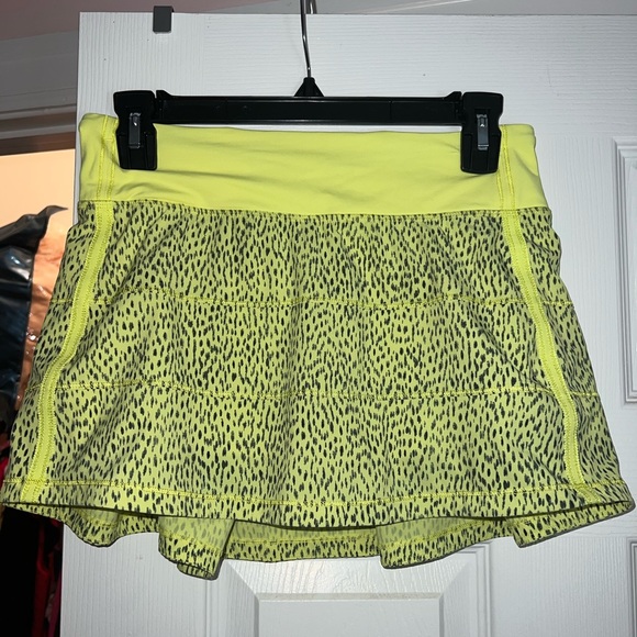lululemon skirt - Picture 2 of 3